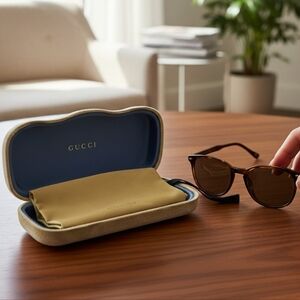 GUCCI Green Eyeglass Case With Matching Branded Dustbag